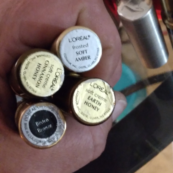 L'OREAL lip sticks,Vintage 8 each or 80  for ALL!! - Picture 4 of 8
